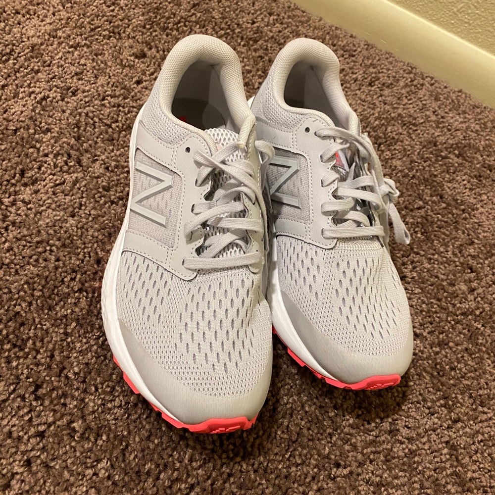 New Balance W520LS5